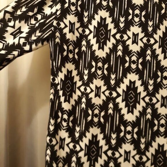 Aztec Southwestern V-neck T-shirt Top Blouse L Black White Short sleeve Western - Picture 10 of 10